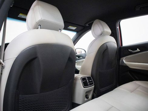 Used 2022 Genesis G70 2.0T image 24