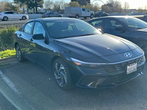 Certified 2025 Hyundai Elantra Sport w/ Cargo Package image 2