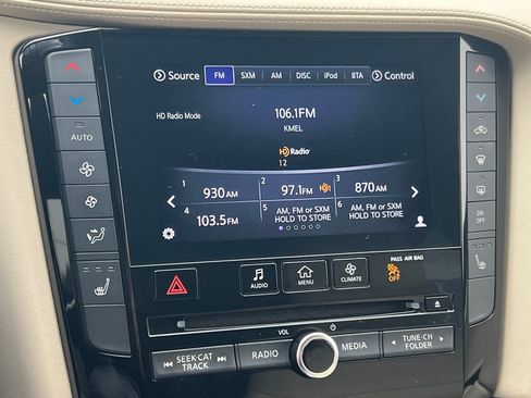 Used 2019 INFINITI QX50 Luxe w/ Navigation Package image 18