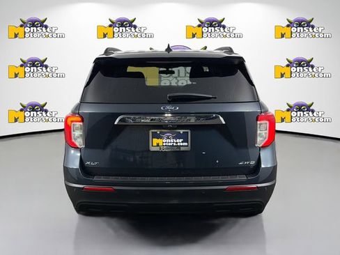 Used 2022 Ford Explorer XLT image 6