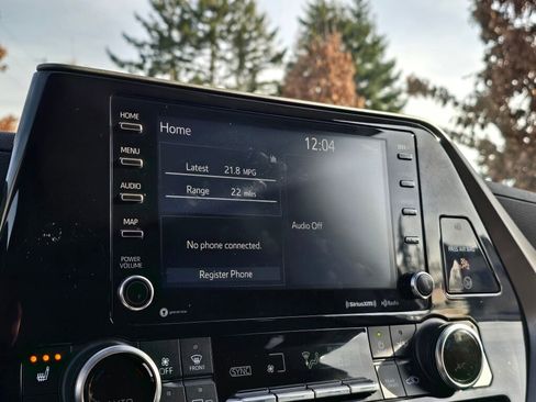 Used 2022 Toyota Highlander XLE image 30