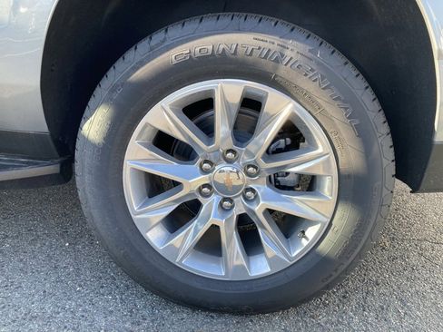 New 2025 Chevrolet Suburban Premier image 30