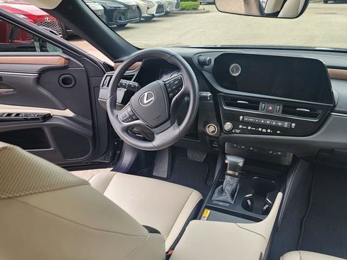 Certified 2024 Lexus ES 350 w/ Premium Package FWD image 17