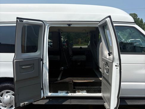 Used 2012 Ford E-350 and Econoline 350 XLT RWD image 11
