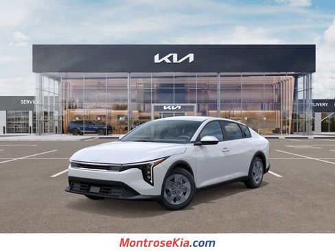New 2025 Kia K4 LX image 1