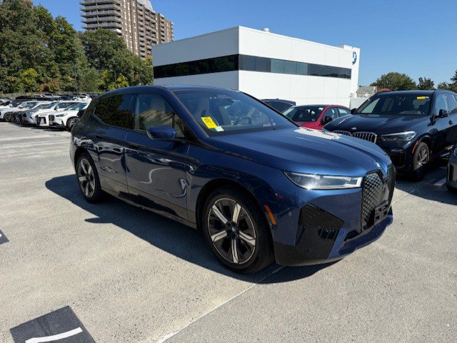 Used 2024 BMW iX xDrive50 w/ Premium Package AWD/4WD image 2