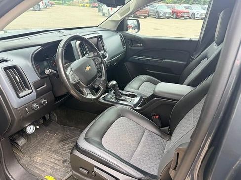 Used 2015 Chevrolet Colorado Z71 AWD/4WD image 2