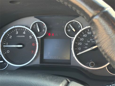 Used 2015 Toyota Tundra Platinum image 39