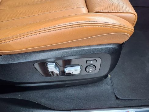 Used 2019 BMW X5 xDrive40i w/ M Sport Package AWD/4WD image 13