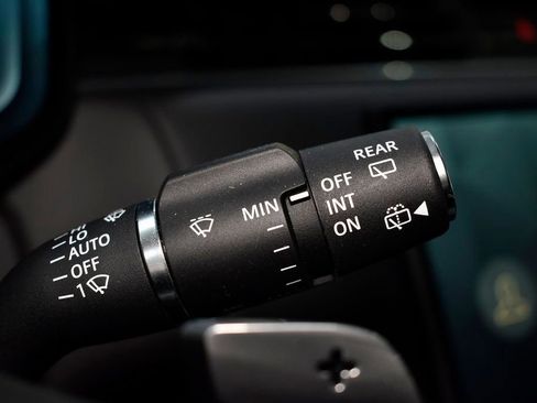 Used 2025 Land Rover Range Rover SE image 38