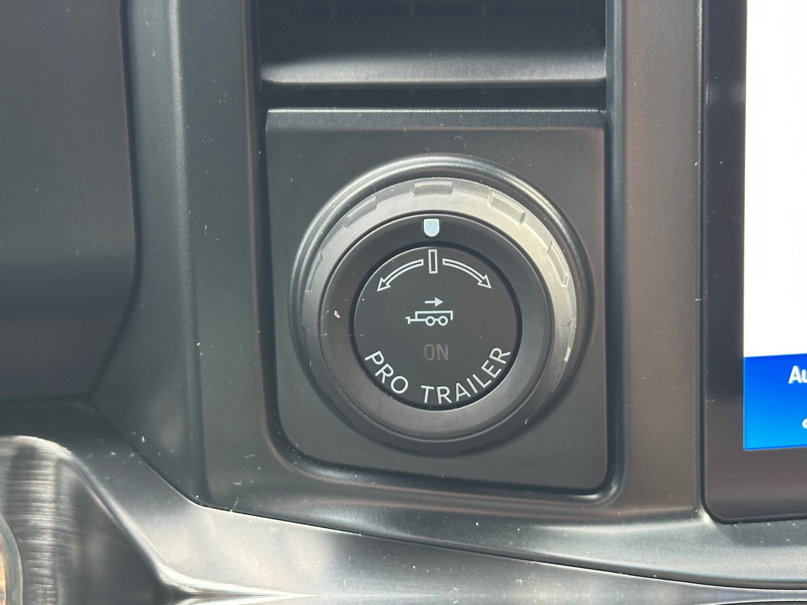 Used 2024 Ford F250 Lariat w/ Lariat Ultimate Package AWD/4WD image 29
