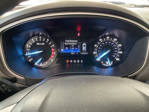 Used 2016 Ford Fusion SE image 14