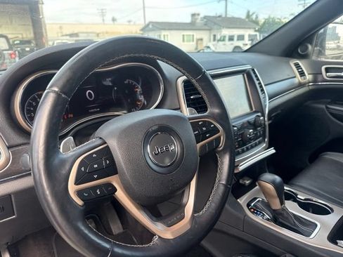 Used 2017 Jeep Grand Cherokee Limited w/ Luxury Group II RWD image 10
