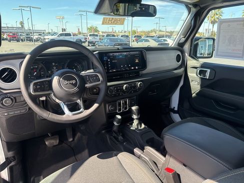 Certified 2025 Jeep Wrangler Unlimited Sahara image 18