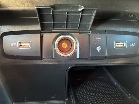 Used 2022 Hyundai Santa Cruz SEL Premium image 21