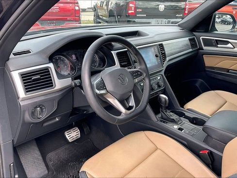 Used 2021 Volkswagen Atlas Cross Sport SE FWD image 14