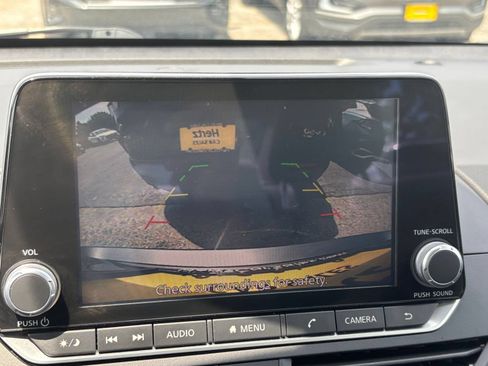 Used 2025 Nissan Altima 2.5 SV FWD image 20