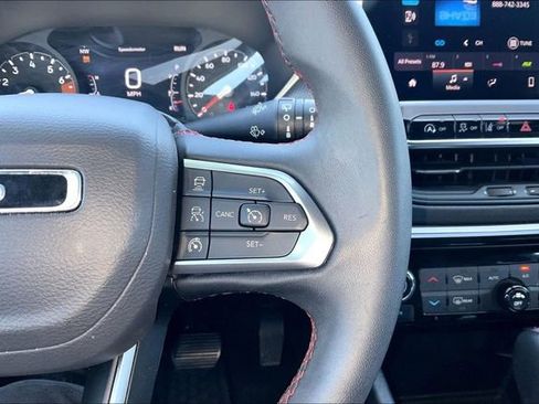 Used 2025 Jeep Compass Trailhawk AWD/4WD image 21