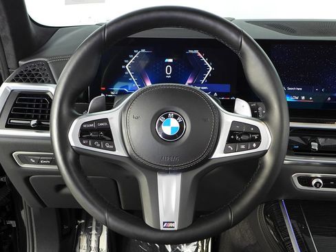Certified 2024 BMW X7 xDrive40i w/ M Sport Package AWD/4WD image 29