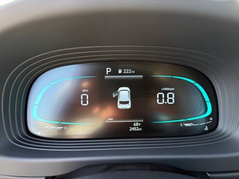 Certified 2025 Hyundai Venue SE FWD image 11