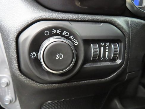 Used 2021 Jeep Wrangler Unlimited Sahara image 46