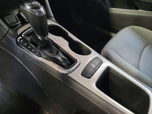 Used 2017 Chevrolet Cruze LS FWD image 26