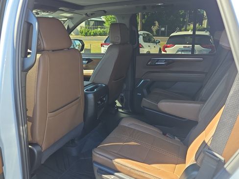 Used 2026 Chevrolet Tahoe High Country w/ Sun And Tow Package AWD/4WD image 14