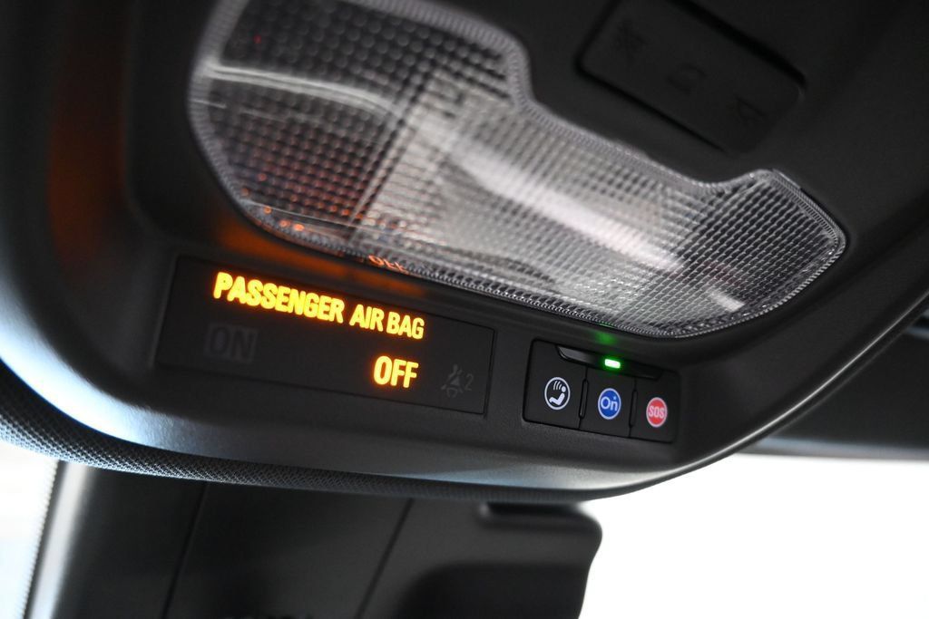 Used 2025 Chevrolet Trax RS w/ Sunroof Package FWD image 26