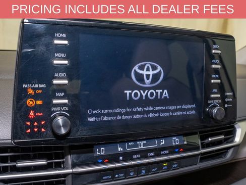 Used 2024 Toyota Sienna LE FWD image 12