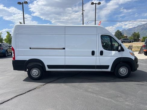Used 2024 RAM ProMaster 2500 w/ Convenience Group FWD image 6