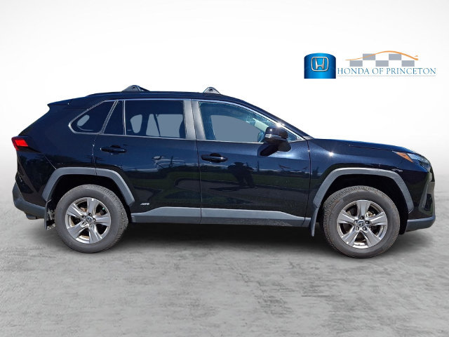 Used 2024 Toyota RAV4 LE AWD/4WD image 7