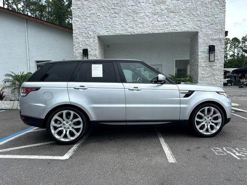 Used 2016 Land Rover Range Rover Sport SE image 17