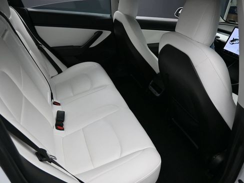 Used 2020 Tesla Model 3 Standard Range Plus RWD image 29