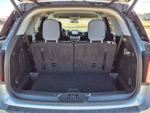 Used 2021 Ford Explorer XLT w/ Equipment Group 202A image 18