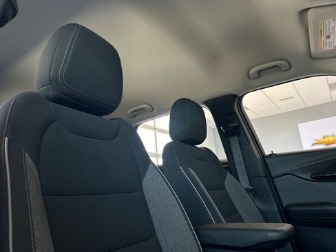 Used 2023 Chevrolet TrailBlazer LT FWD image 20