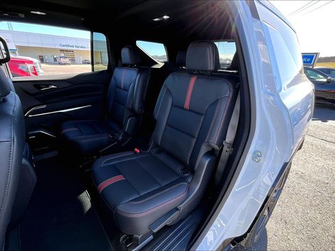 New 2026 Chevrolet Traverse RS image 10