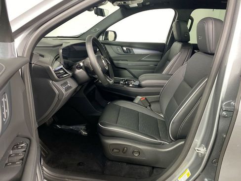 Used 2026 Buick Enclave Sport Touring w/ Power Package FWD image 11