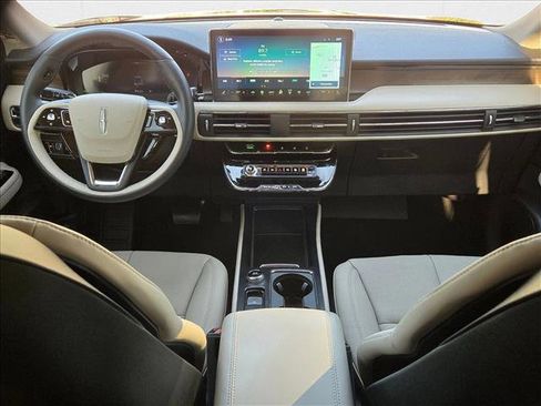 New 2025 Lincoln Corsair Grand Touring image 15