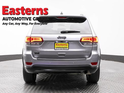 Used 2021 Jeep Grand Cherokee Laredo w/ Security & Convenience Group AWD/4WD image 6