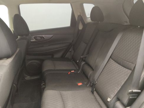 Used 2020 Nissan Rogue S FWD image 18