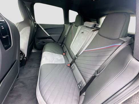 New 2026 BMW iX xDrive60 w/ M Sport Package AWD/4WD image 20
