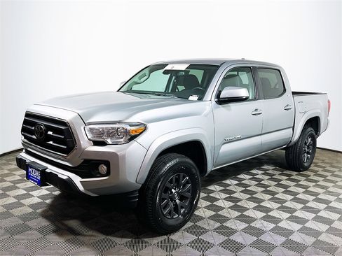 Certified 2022 Toyota Tacoma SR5 image 4