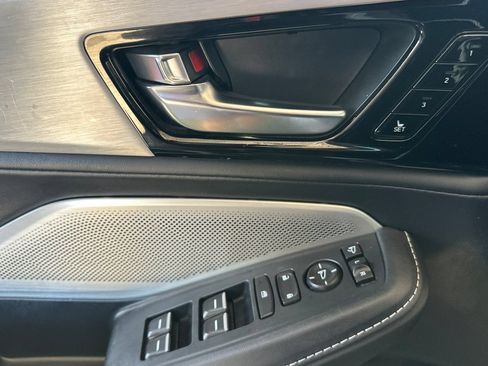 Used 2025 Acura MDX FWD w/ Technology Package image 11