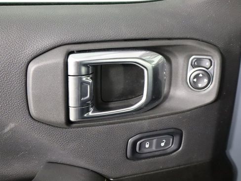 Used 2025 Jeep Wrangler Unlimited Sahara w/ Safety Group image 22