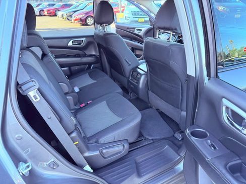 Used 2019 Nissan Pathfinder SV w/ Cargo Package FWD image 13