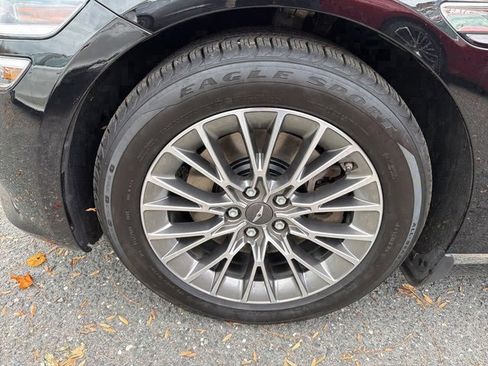 Used 2022 Genesis G80 2.5T image 5