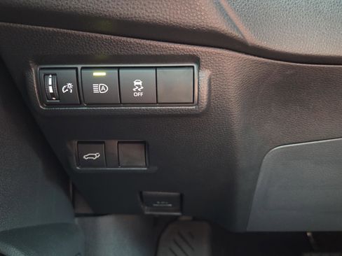 Certified 2026 Toyota Corolla Cross XLE w/ Convenience Package FWD image 30