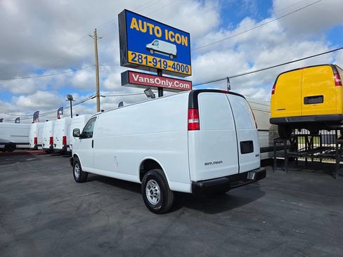 Used 2023 GMC Savana 2500 Extended w/ Driver Convenience Package image 27