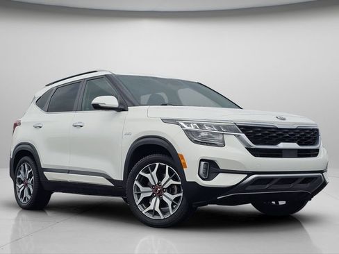 Used 2021 Kia Seltos SX w/ SX Sunroof Package image 2