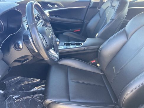 Used 2023 Genesis G70 2.0T image 17